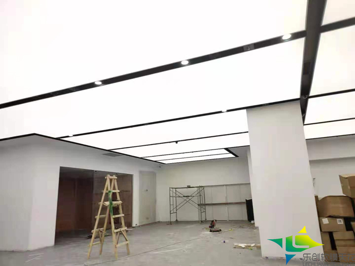 吾悦广场华为旗舰店双层软膜天花案例 吾悦广场华为旗舰店双层软膜天花案例